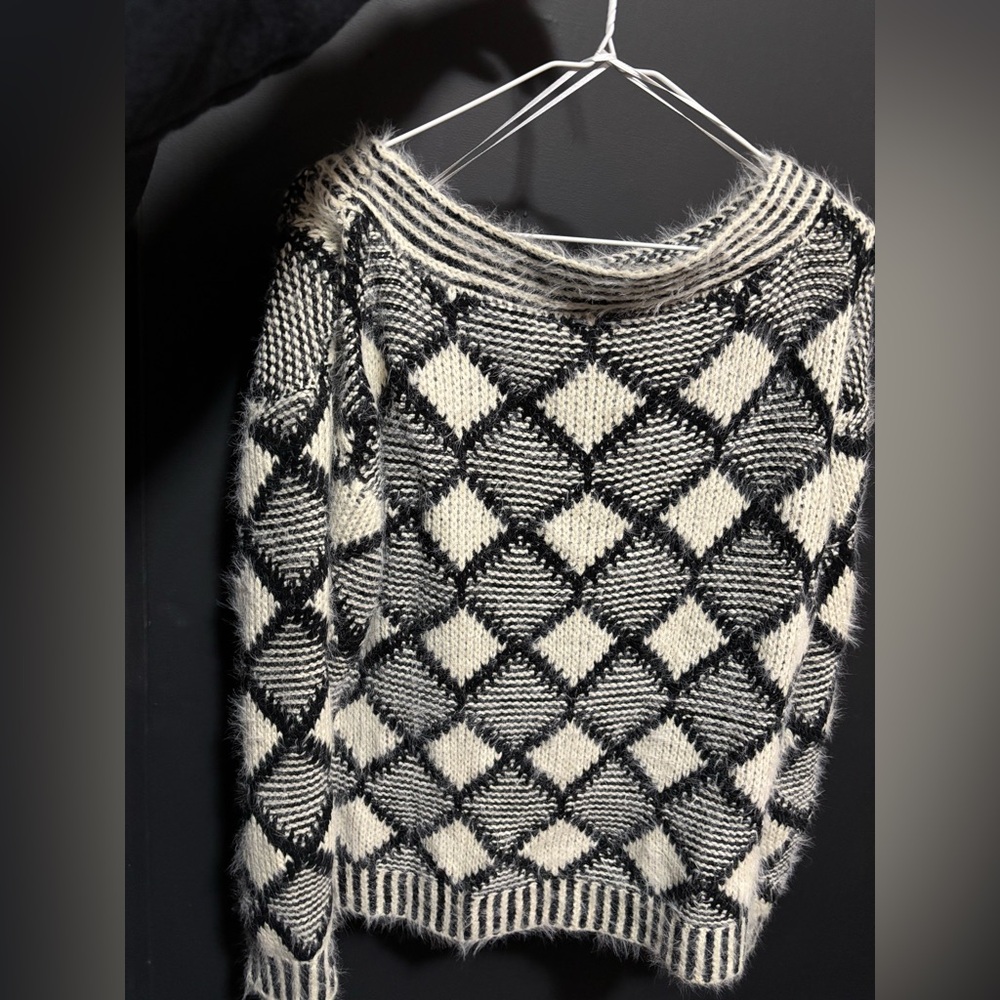 Willow And Root Diamond Pattern Sweater - image 2